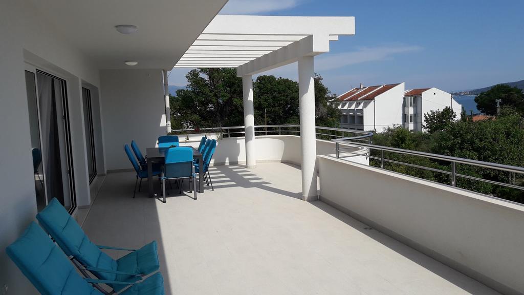 Villa-Apartments Karmel Каштела Экстерьер фото
