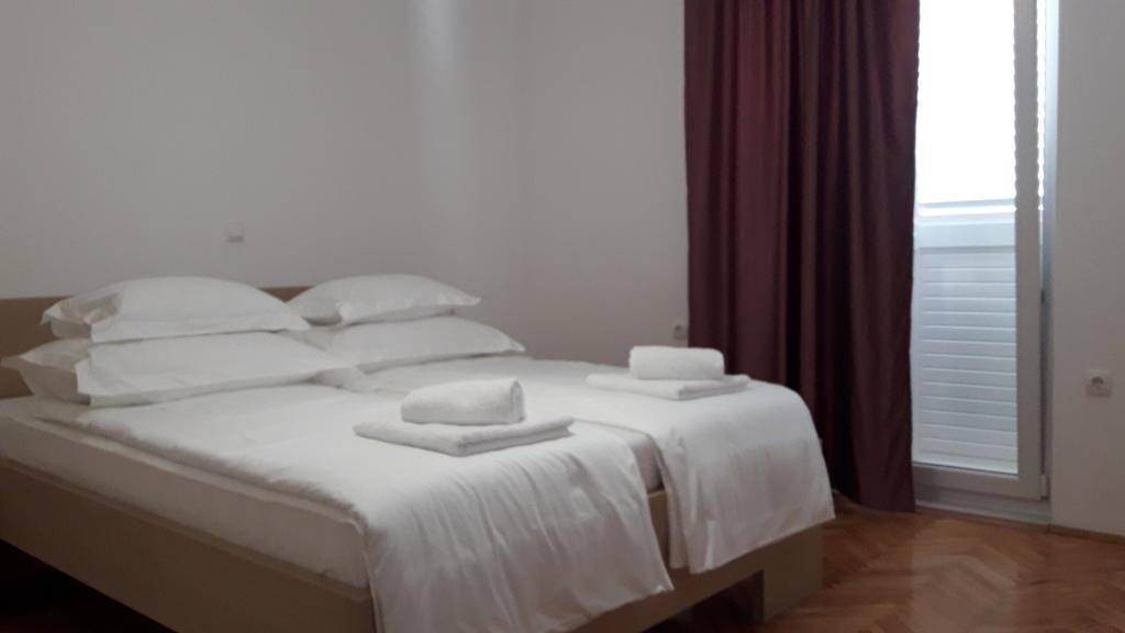 Villa-Apartments Karmel Каштела Экстерьер фото