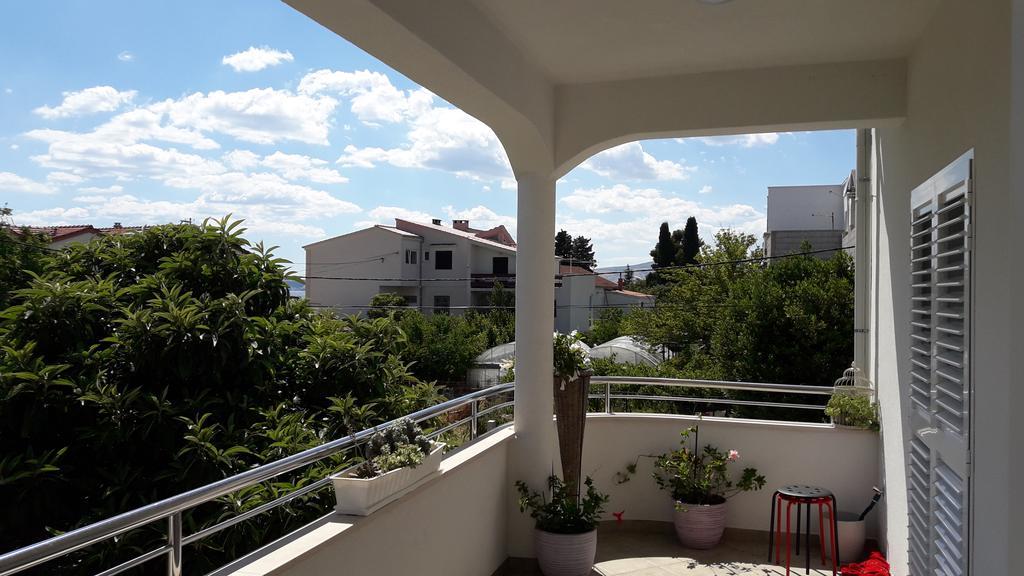 Villa-Apartments Karmel Каштела Экстерьер фото