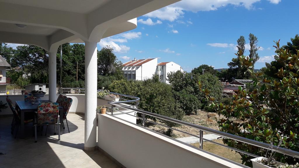 Villa-Apartments Karmel Каштела Экстерьер фото
