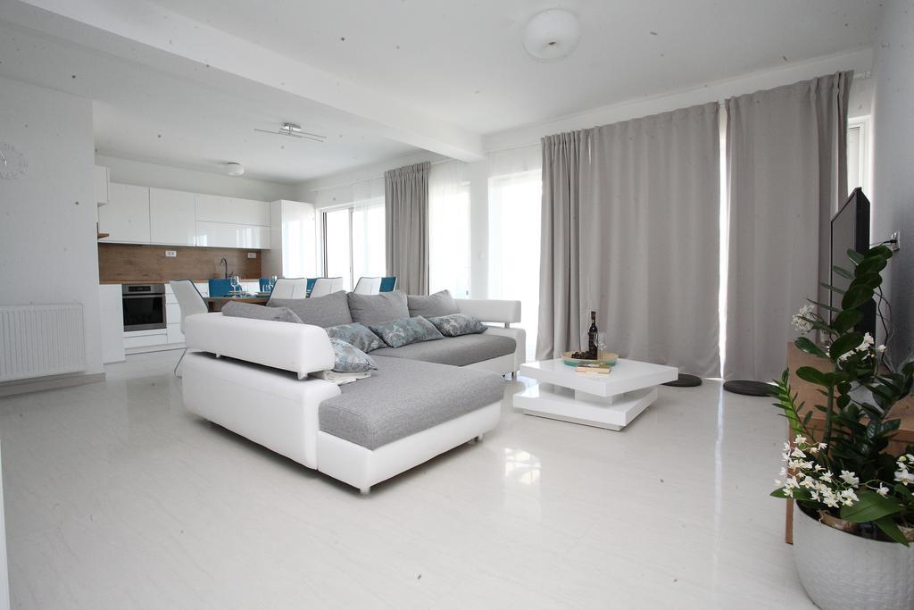 Villa-Apartments Karmel Каштела Экстерьер фото